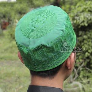 Madinah Green Muslim Prayer Kufi Hat – Handcrafted Soft-Cotton Embroidered Islamic Cap | Perfect for Friday Prayers or Eid, Birthday Gift