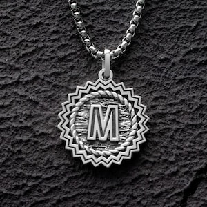 Collar con colgante personalizado de estilo vintage para hombre, regalo con colgante inicial personalizado para él, amuleto celestial de plata esterlina, regalo significativo para hijo