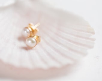 Dainty White Pearl Stud Earrings 18K Gold Wedding Bridal Modern Minimal chic