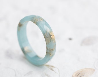 Aquamarine Blue Resin Ring Gold Flakes Stacking Faceted Ring OOAK pastel bijoux minimalistes minimal chic