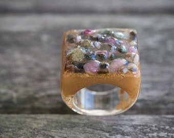 Statement Raw Tourmaline Resin Ring Square Shape Cocktail Ring OOAK size 8 ombré gold transparent geometric modern raw jewelry