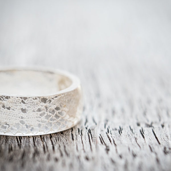 Lace Resin Ring Big Size 8 - 10 Smooth Ring OOAK french vintage ivory white lace eco friendly resin jewelry