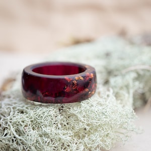 Gran tamaño de los hombres anillo de resina púrpura profundo anillo cobre oro escamas enorme tamaño 16 tamaño 15 anillo tamaño 13 anillo liso OOAK Dark Men joyería