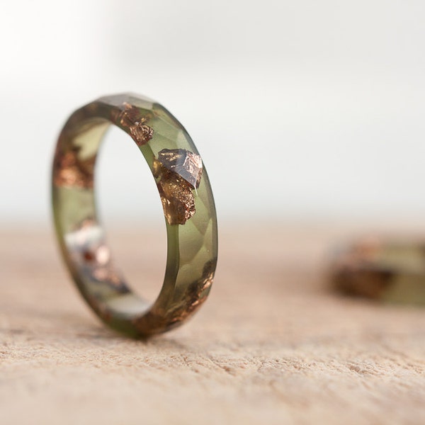 Stacking Harz Ring Tiefe Flechte Olive Grün Rose Gold Flakes Facettiert Ring OOAK