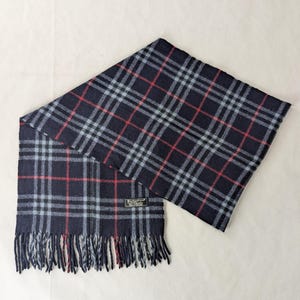 BURBERRY London Vintage Classic Nova Check Knit 100% Lambs Wool Black SCARF