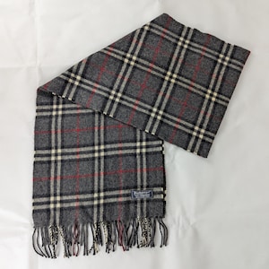 Burberry&#39;s of London Unisex Winter Scarf – Lambswool Classic Check Charcoal Gray