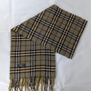 Burberry&#39;s uniseks sjaal van 100% wol – klassieke ruit – gebruikt – geweldig cadeau-idee