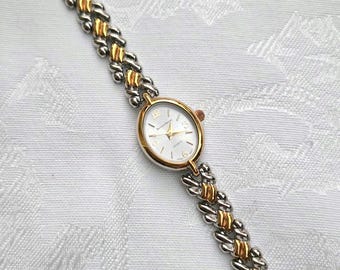 Vintage Elgin Diamond Quartz Two Tone Women display picture 1