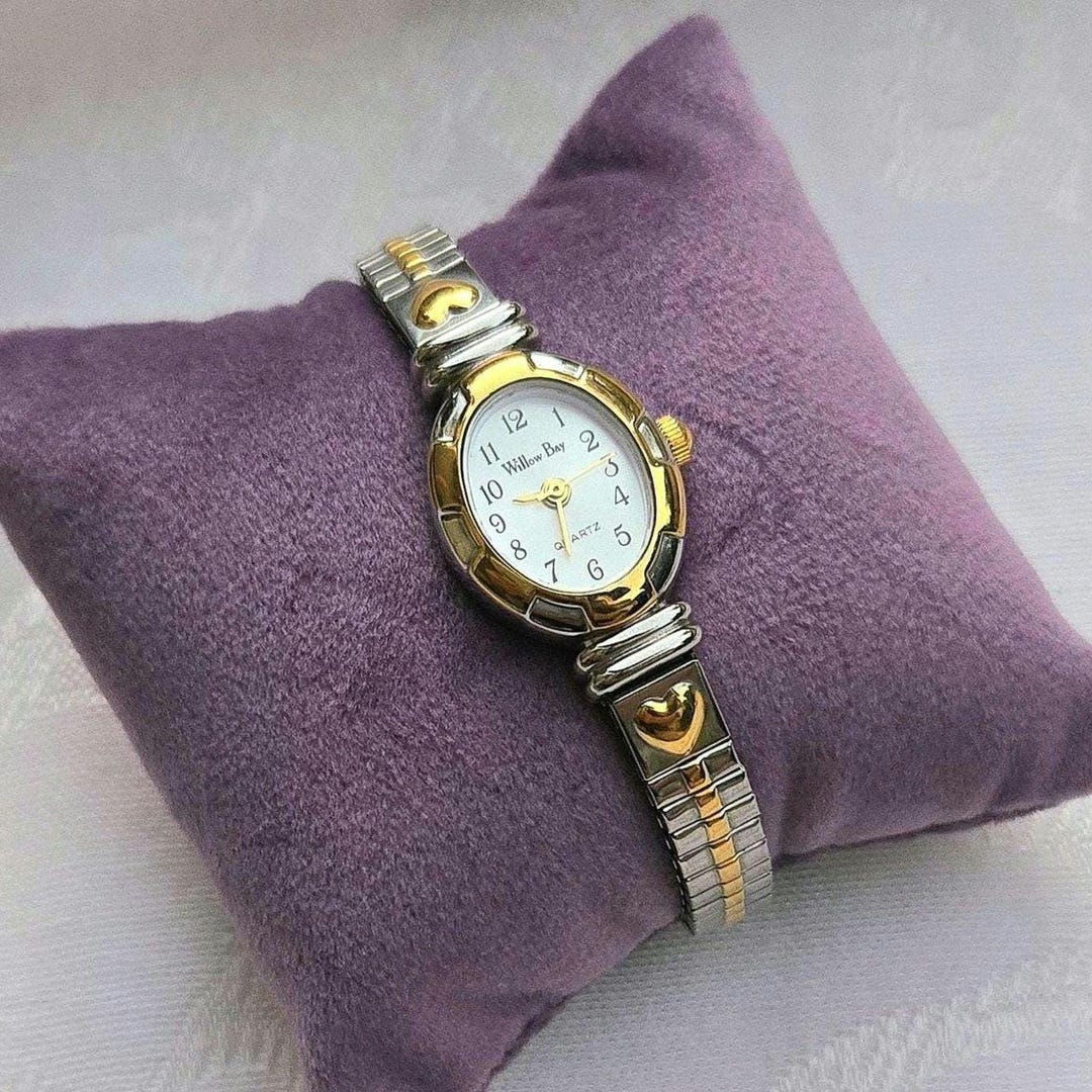 Vintage Lot Of 2 Heart Watch Made In Hong Kong - Untested 2 Vintage Chain Ladies Watches Untested- Heart And Circle | eBay main image 2