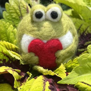 Needle Felted Frog with Heart, Felt Green Frog, Roly Poly Frog