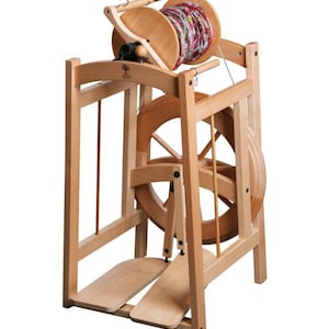 Ashford Country Spinner 2 Lacquered, Double Treadle Spinning Wheel, Art Yarn Spinning