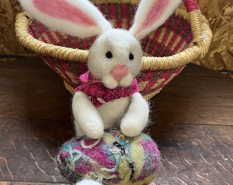 Needle Felted Bunny Rabbit, White Bunny, Felted Rabbit, Felted Animal, Easter Gift Decoration