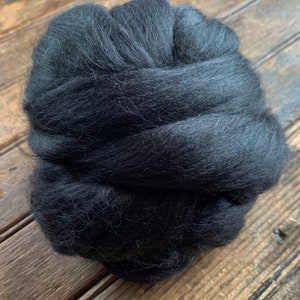 Schwarz Baby Alpaka Kammzug, weicher Kammzug zum Spinnen, Filzen (4 Unzen)
