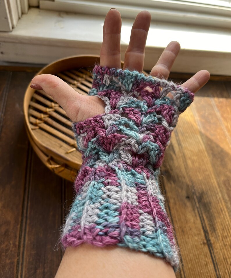 Fingerless Alpaca Gloves, 100% Alpaca Yarn, Seahorse Parade