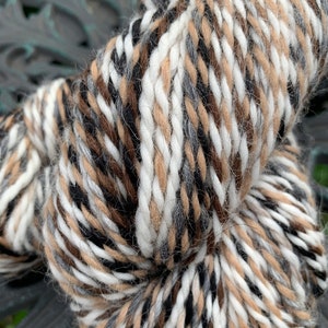 100% Alpaca Yarn, Worsted Weight, Natural Colors, 165 Yards, 3.5 Ounces, Espiral, Cusco