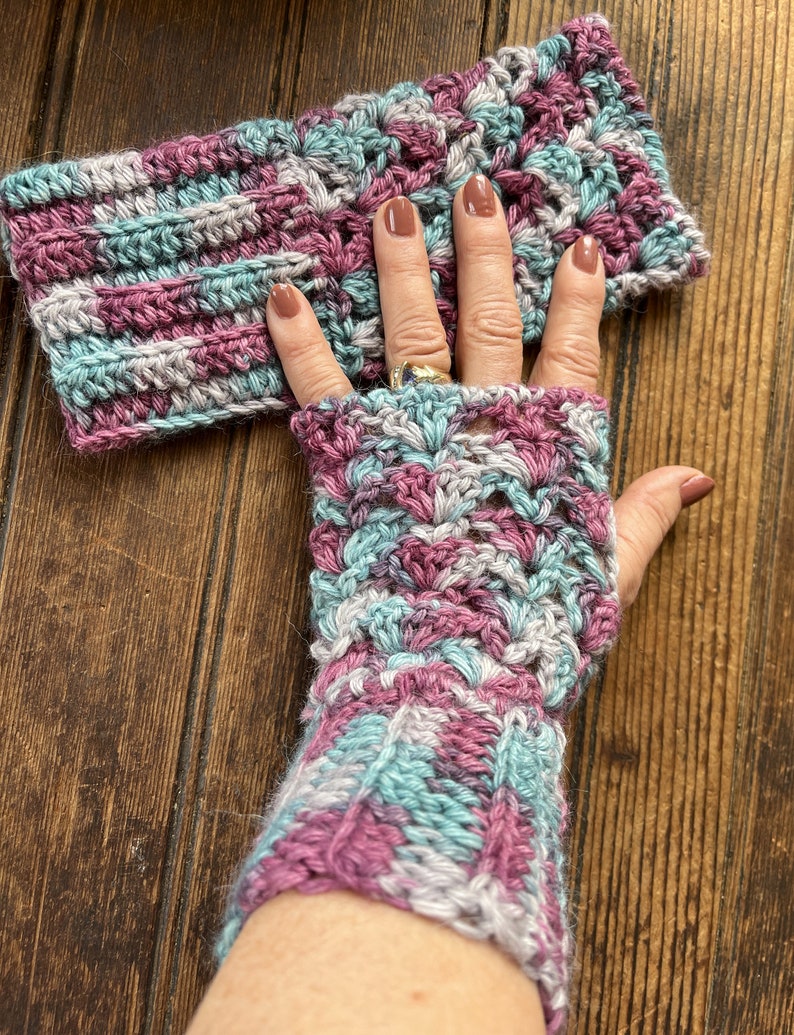 Fingerless Alpaca Gloves, 100% Alpaca Yarn, Seahorse Parade