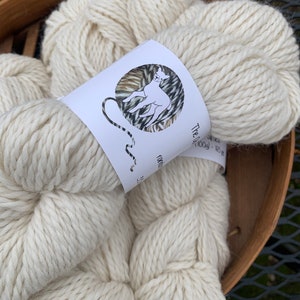 100% Alpaca Yarn, Worsted Weight, 165 Yards, 3.5 Ounces, Simplemente, White