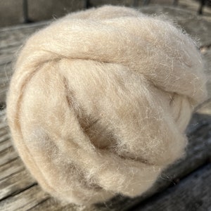 Suri Alpaca Merino Roving, 2 Ounces, Cream