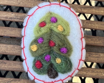Felted Christmas Tree Brooch, Needle Felted Christmas Pin