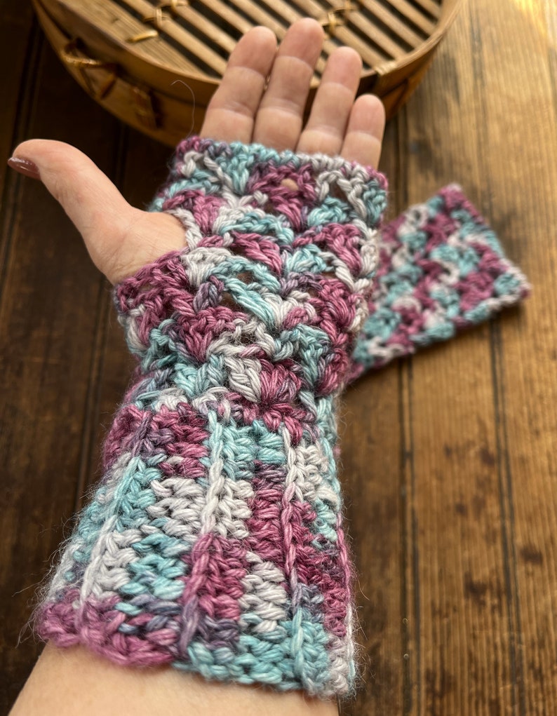 Fingerless Alpaca Gloves, 100% Alpaca Yarn, Seahorse Parade