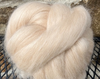 Baby Alpaca Roving, 100% Alpaca, Champagne, Roving for Spinning and Felting, 4 Ounces