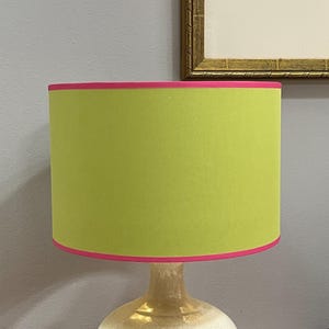Paralume verde lime con nastro fucsia e interno dorato - Decorazioni per la casa uniche