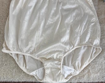 Granny Panties Ivory women size medium