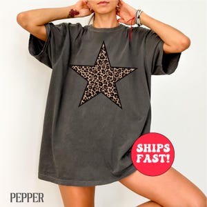 Comfort Colors® Leopard Star Shirt, Trendy Shirt for Women, Animal Print Shirt, Gift for Her, Vintage Style Shirt, 90s Shirt, Trendy Tee