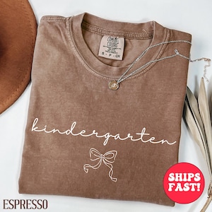 Comfort Colors® Kindergarten Shirt, Kindergärtnerin Shirt, Kinder Squad Shirt, Lehrer Team T-shirt, Kinder Crew, Coquette Lehrer T-Shirt