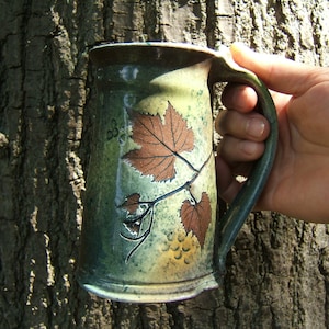 large coffee mug tanker 16-20 ounce in green leaf pattern beer mug grapevine