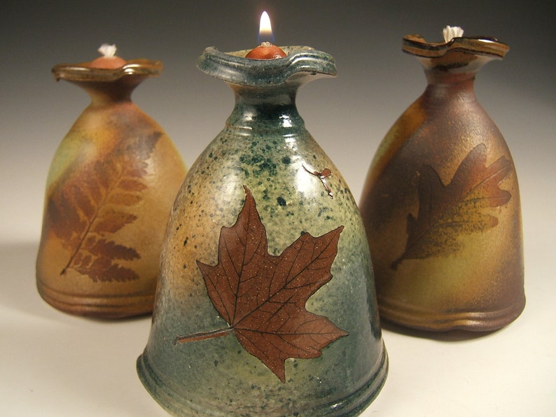 clay oil lamp with leaf impressions image 2