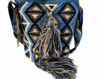 Handmade Blue Wayuu Mochila Bag – Geometric Boho Crossbody (Colombian Artisan)