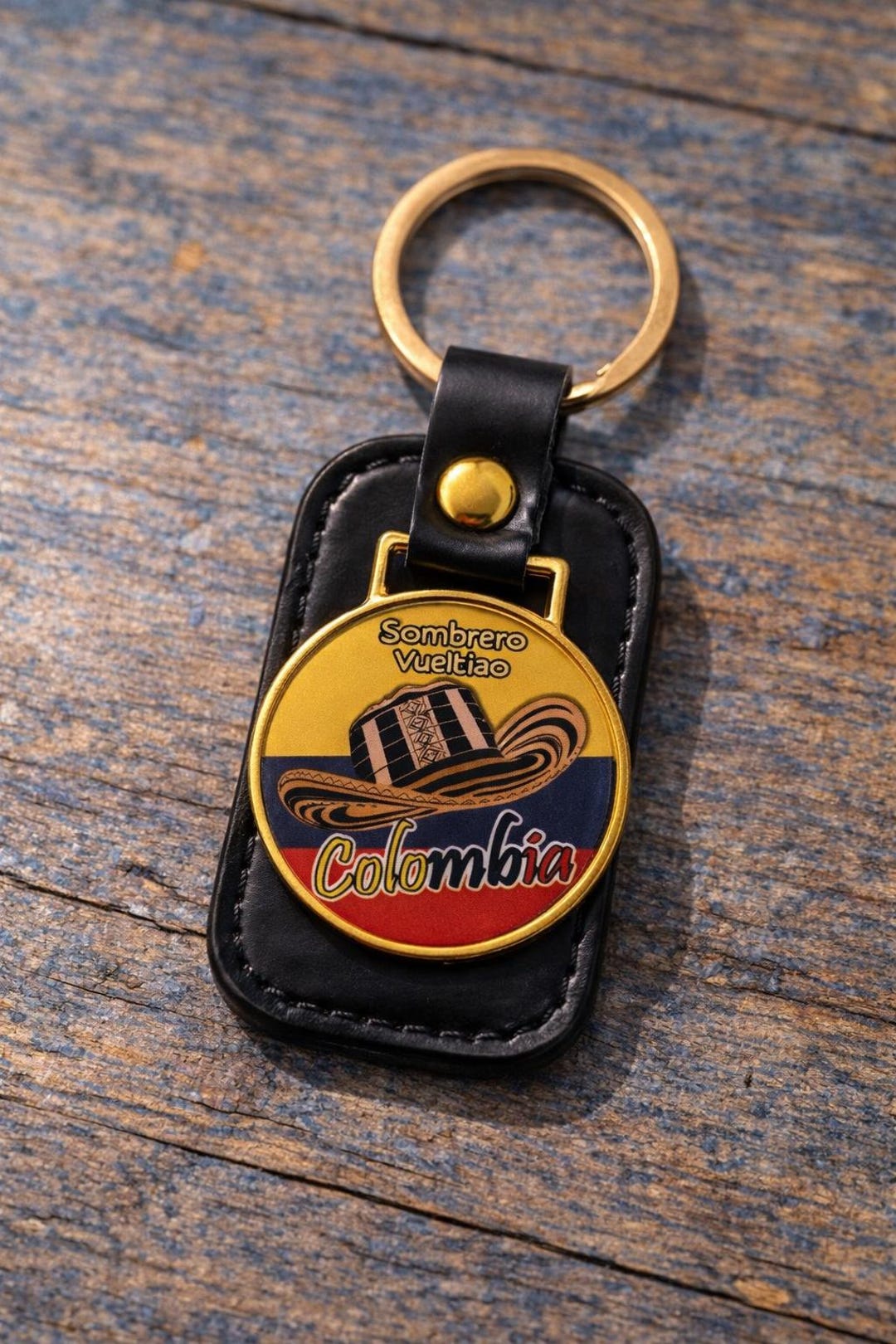 Colombian Keychain – Faux Leather Souvenir With Metal Badge – Sombrero ...