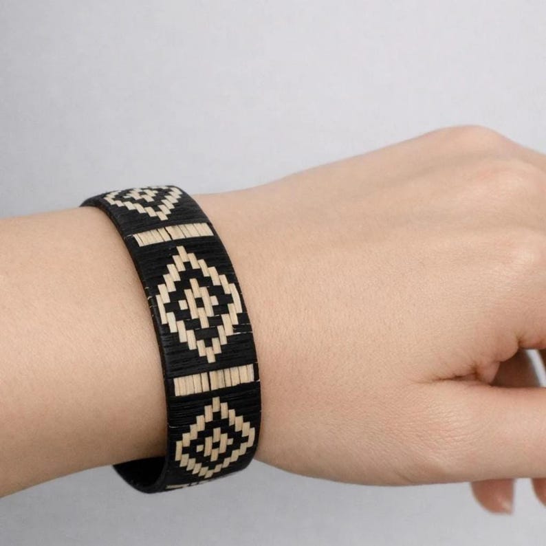 Handmade Colombian Caña Flecha Bracelet | Vueltiao Fiber Artisan Jewelry Gift