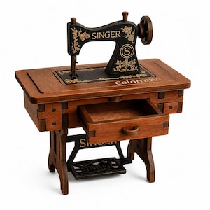 Mini Wooden Singer Sewing Machine – Handmade Vintage Decor – Artisan Colombian Collectible Gift