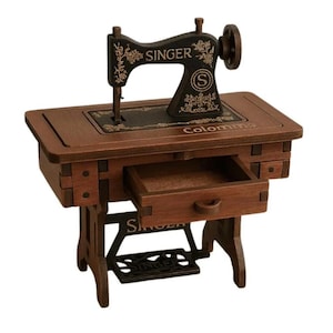 Mini Wooden Singer Sewing Machine – Handmade Vintage Decor – Artisan Colombian Collectible Gift