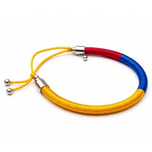 Pulsera con la bandera colombiana / Pulsera ajustable de hilo / Joyería hecha a mano con cordón de colores de Colombia / Regalo ideal