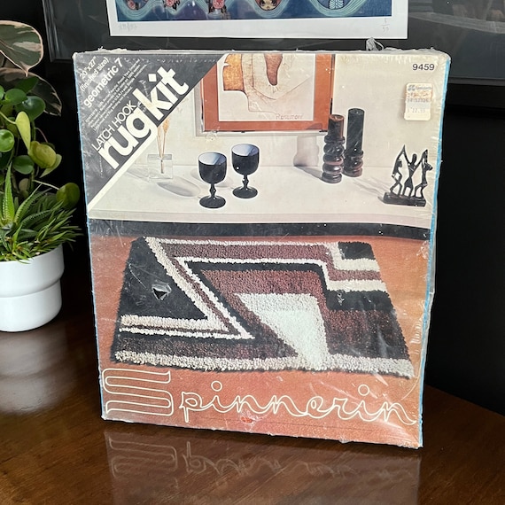 Vintage Rug Hook or Wall Hanging Kit - Geometric Spinnerin 20 x 27 inch - Sealed box with supplies included  -1970's craft supplies, DIY kit