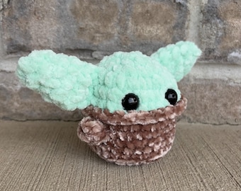 Mini Baby Alien: Crochet, Amigurumi, Star Wars Inspired, Plushie