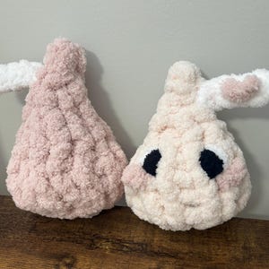 Kiss Plushie Tutorial | Learn How To Finger Knit | Video Tutorial | DIY | Valentine&#39;s Day | Chunky Knit