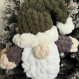 Christmas Gnome Tutorial+Pattern | Chunky Knit Gnome | Hand Knitting | DIY | Video Tutorial + PDF Pattern | Gnome | Finger Knitting