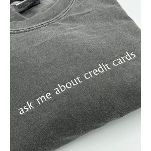 Op maat geborduurd sweatshirt | Gepersonaliseerde ronde hals | Gepersonaliseerd cadeau voor bruid | Sweatshirt met aangepaste tekst | Kersttrui