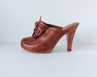 Vintage 1960s Brown Leather Wood Stiletto Mules, size 7
