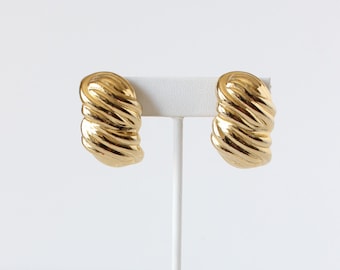 Vintage Chunky Goldtone Ribbed Clip On Earrings