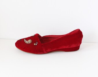 Vintage Oomphies Red Velvet Beaded Slippers, size 6.5