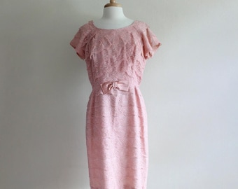 Vintage 1960s Tiered Pink Lace Short Sleeve Dress