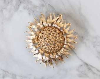 Vintage Monet Gold Tone Sunflower Brooch