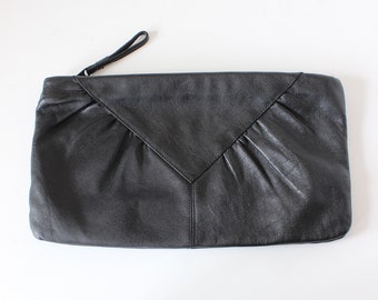 Vintage Minimalist Black Leather Zippered Clutch Bag