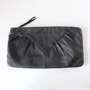 Vintage Minimalist Black Leather Zippered Clutch Bag