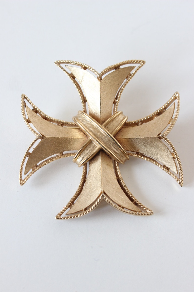 Vintage Trifari Goldtone Maltese Cross Brooch - Etsy